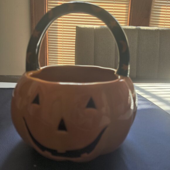 Pumpkin from Target 2006' edition. Perfect for display or a treat for yourself! - Picture 2 of 6